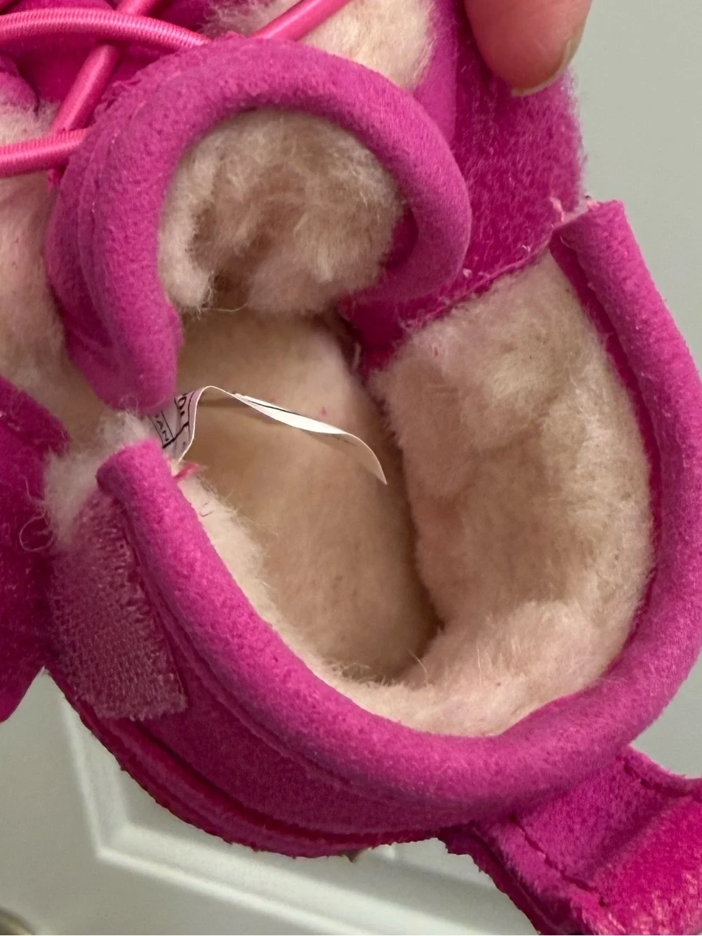 UGG Baby infant Neumel Booties  sz 2/3